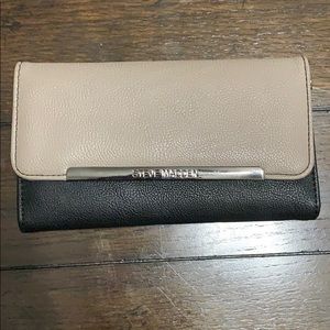 Steve Madden wallet